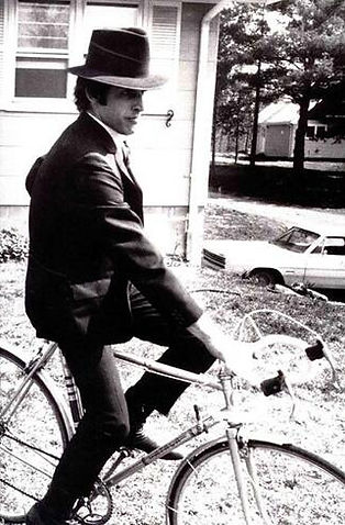 richard-bigpink-bike.jpg