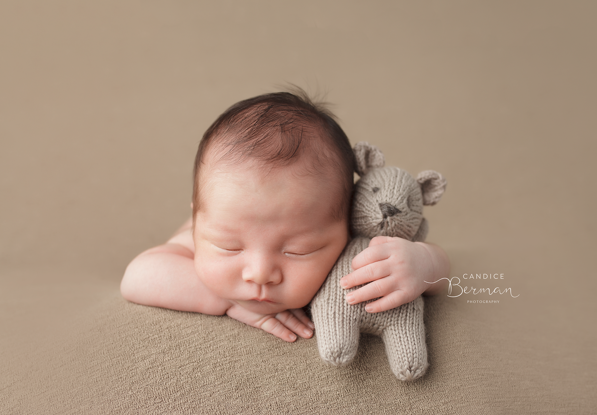 Newborn Photography Poses Guide for Home and Studio