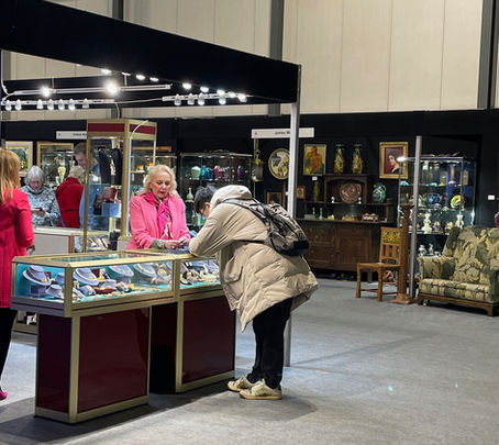 SPACE IS FILLING UP FOR PRESTIGIOUS ANTIQUE FAIRS - DEALERS URGED TO BOOK