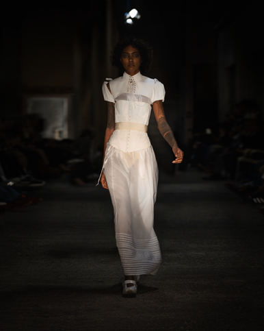 16 RAMONA DESFILE.png