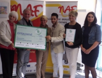 10.09.2015_Hesse_übergibt_Förderpreis.pn