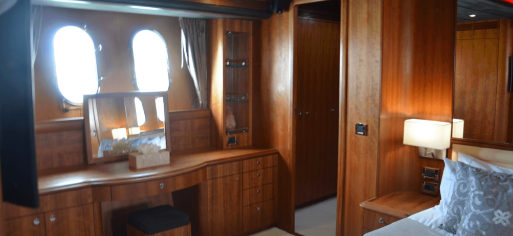 Location de bateau GUY COUACH 31 à Saint Tropez, STYS