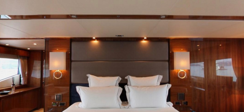 Location de yacht SUNSEEKER 115 à Saint Tropez, STYS