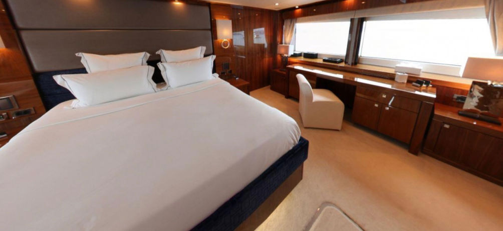 Location de yacht SUNSEEKER 115 à Saint Tropez, STYS