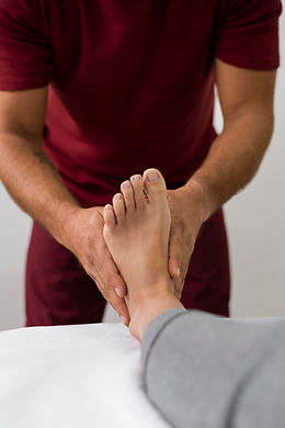 osteopathy-patoient-getting-tretment-massage.jpg