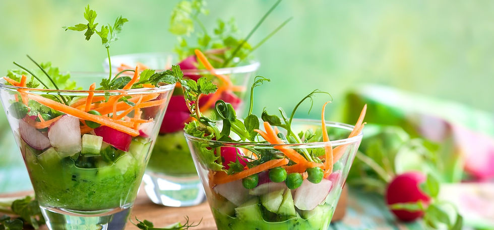 Spring appetizer with raw vegetables and green pea hummus_edited_edited_edited.jpg