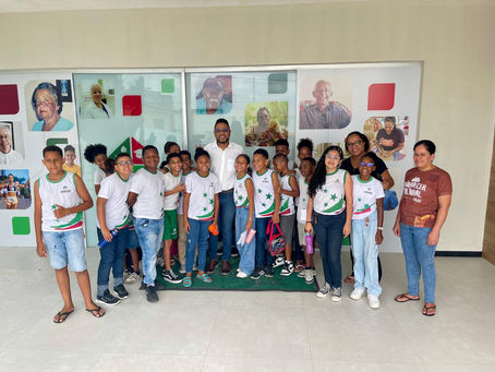 Presidente da Câmara Renato da Catiara recebe visita surpresa de alunos da Escola Municipal Dom Florêncio.