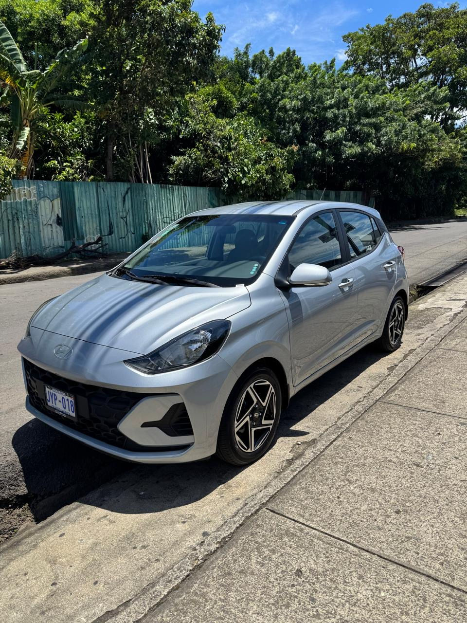 Miniatura: Hyundai Grand  i10 2024 