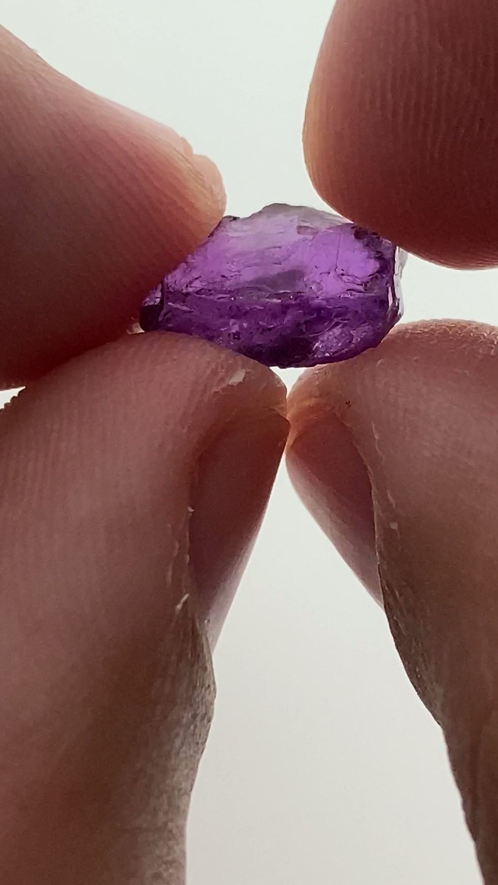 Thumbnail: Pastel pyrope Garnet facet roguh 1g (1829p)