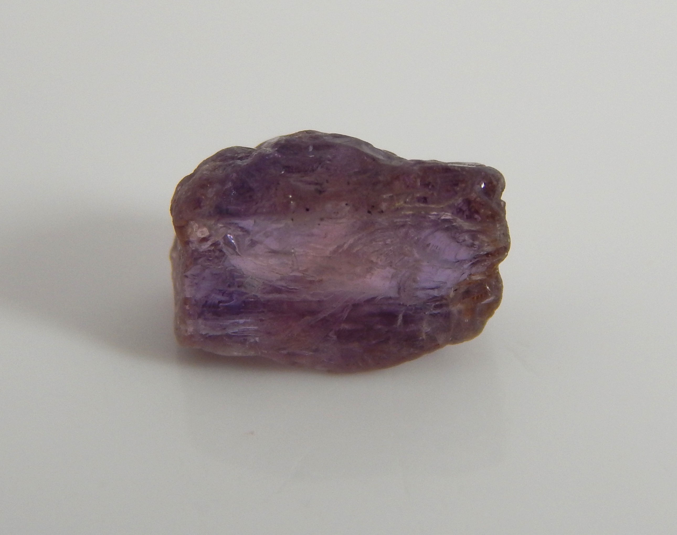Purple Songea Sapphire facet rough 0.51g (1711p)