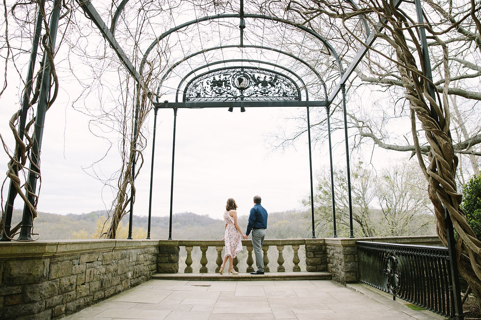 Nashville wedding photographer // Cheekwood engagement photos
