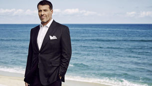 Unleashing the Giant: The Tony Robbins Odyssey - From Adversity to Global Empowerment.