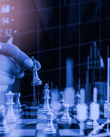 midsection-businessman-playing-chess_edi