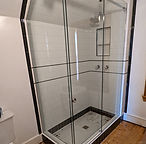 Glass shower compartment