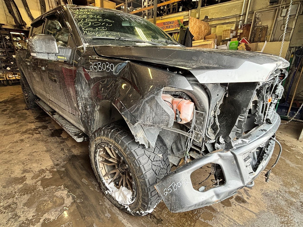 Front right view of a 2017 F150 XLT 5.0L 4X4 CREW