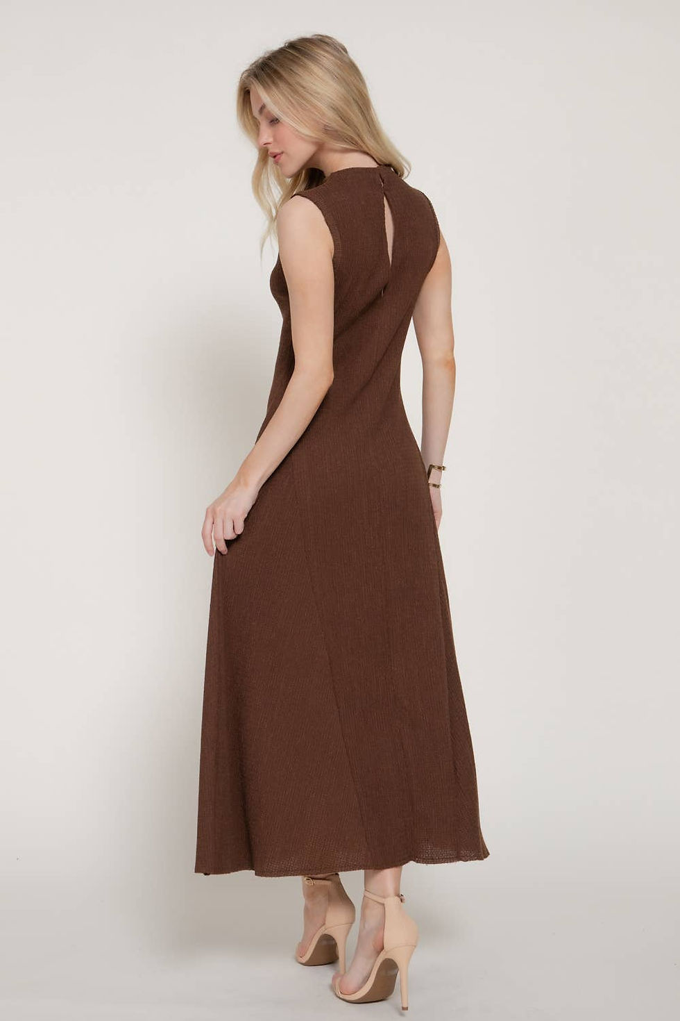 Thumbnail: Sleeveless Crinkle Knit Dress - Brown