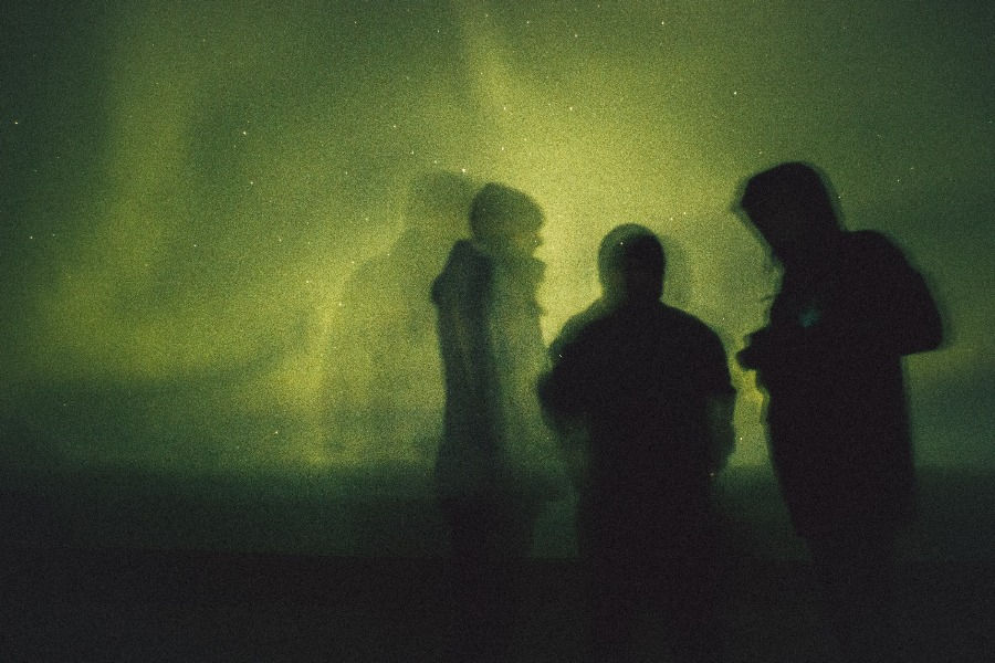 "בַּהֲגִיגִי תִבְעַר אֵשׁ"