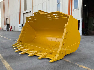 Komatsu WA475 Rock Bucket