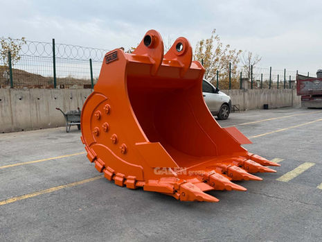 Hitachi ZX350 Rock Bucket