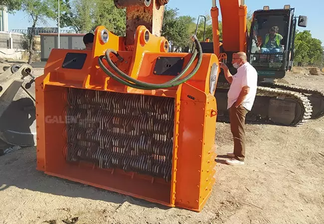 Screener Crusher Bucket