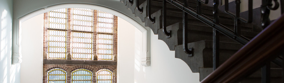 monumentale trappenhuis van Theaterhuis de Berenkuil, sfeervolle locatie te huur in Utrecht