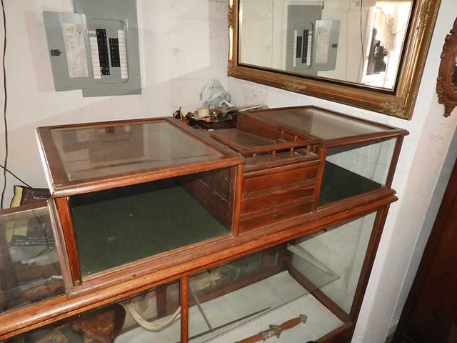 antiques-020