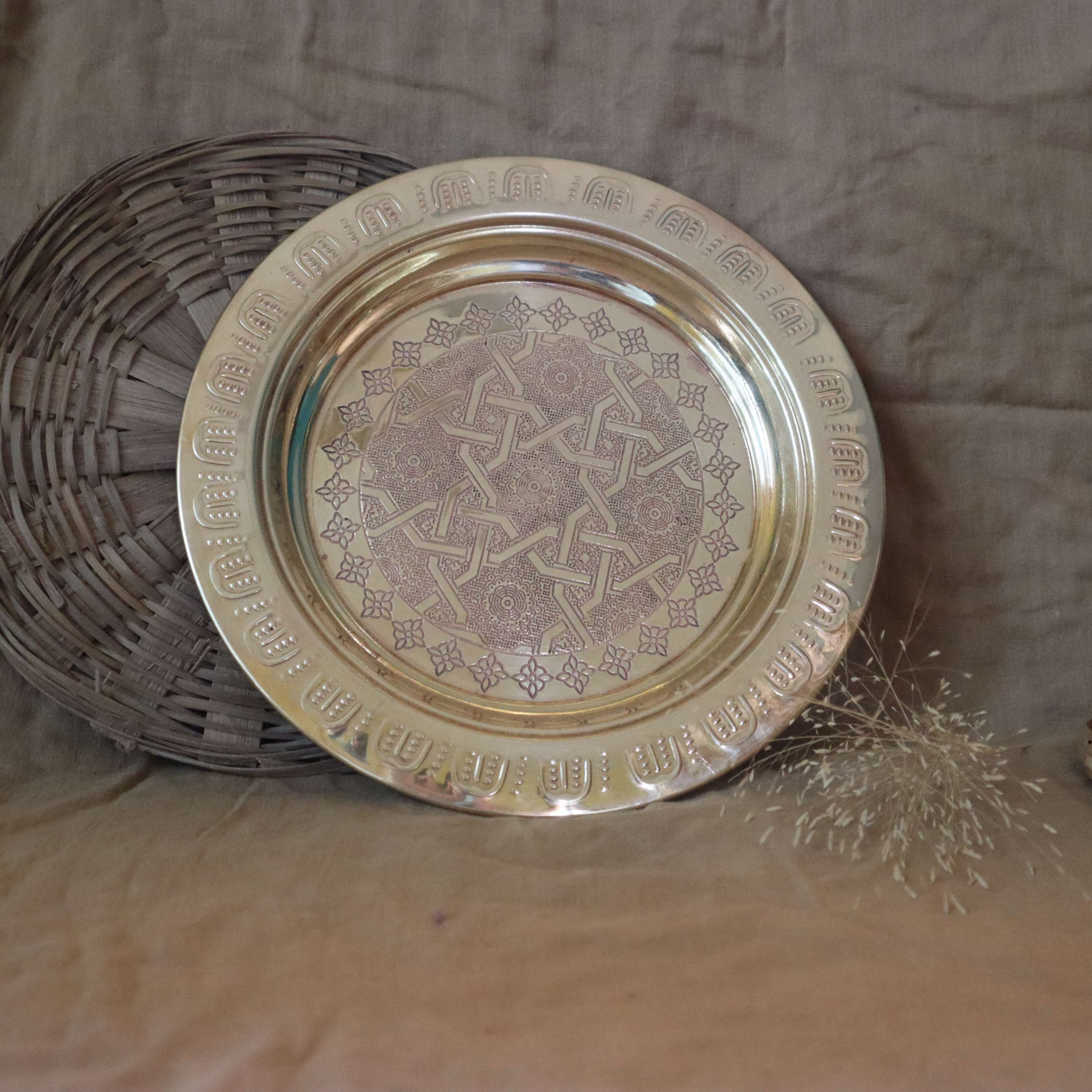 Brass Plate (y) - पीतल थाली