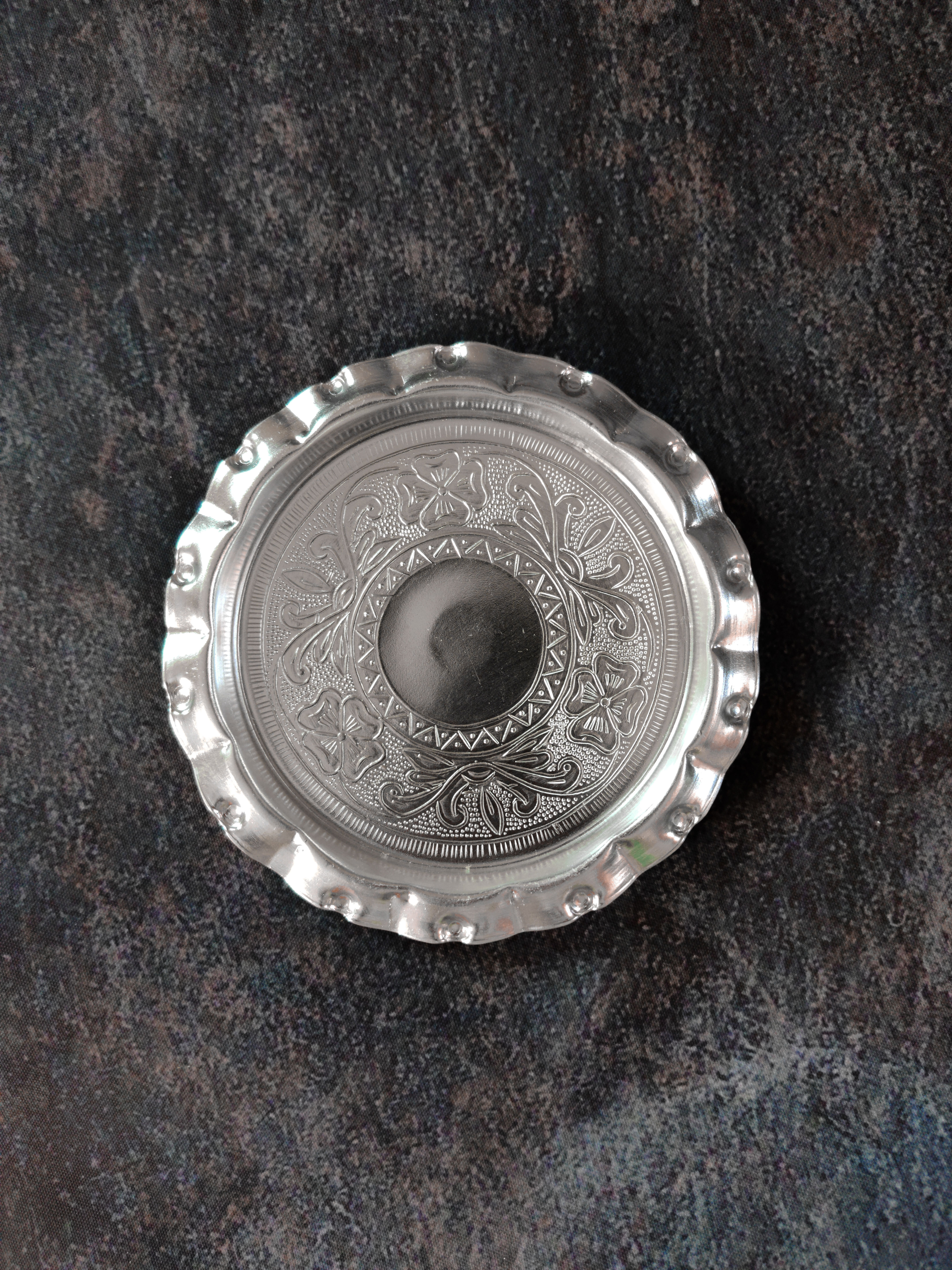 Small White Metal Plate (b)