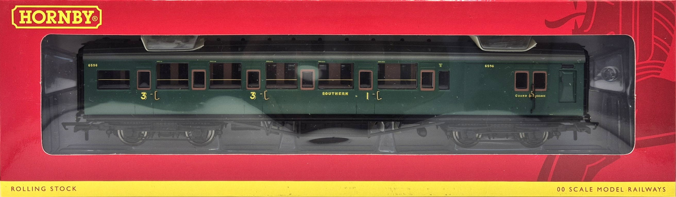 Hornby R4341C SR Maunsell Brake Composite Coach 6596 in SR Green Livery