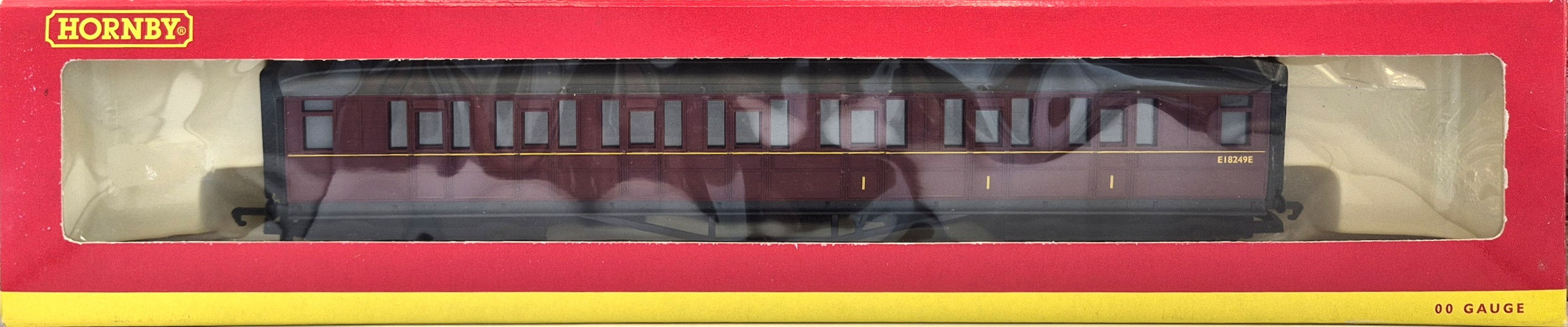 Hornby R4055A BR ex LNER Gresley Composite Coach E18249E in BR Maroon Livery