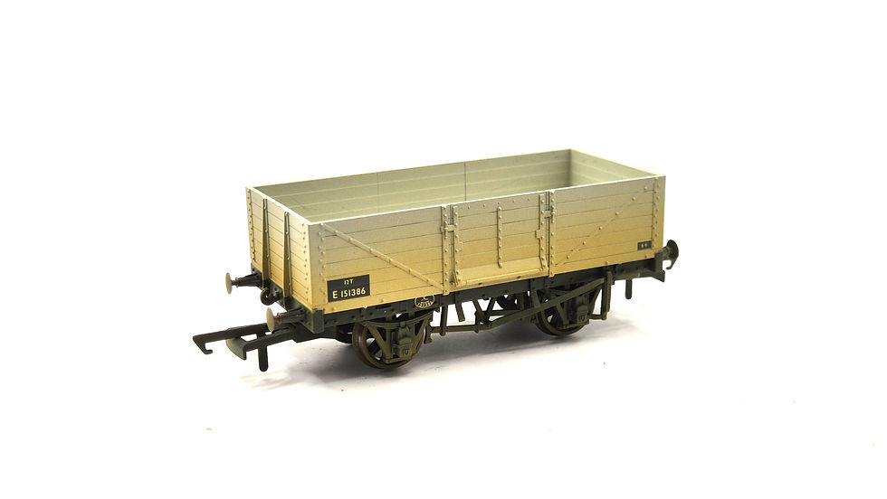 Thumbnail: Oxford Rail OR76MW6004 6 Plank Open Wagon Triple Pack in BR (E) Grey - Weathered