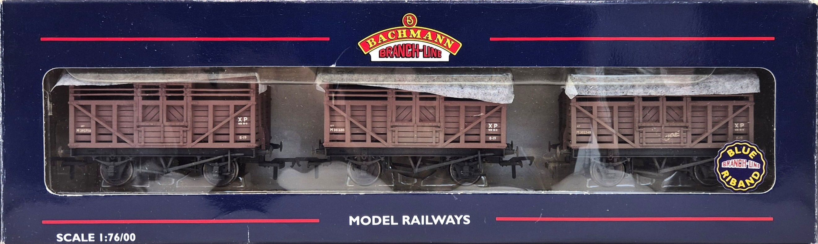 Bachmann 37-700Z 12 Ton Cattle Wagon in BR Bauxite Livery 3 Pack Limited Edition