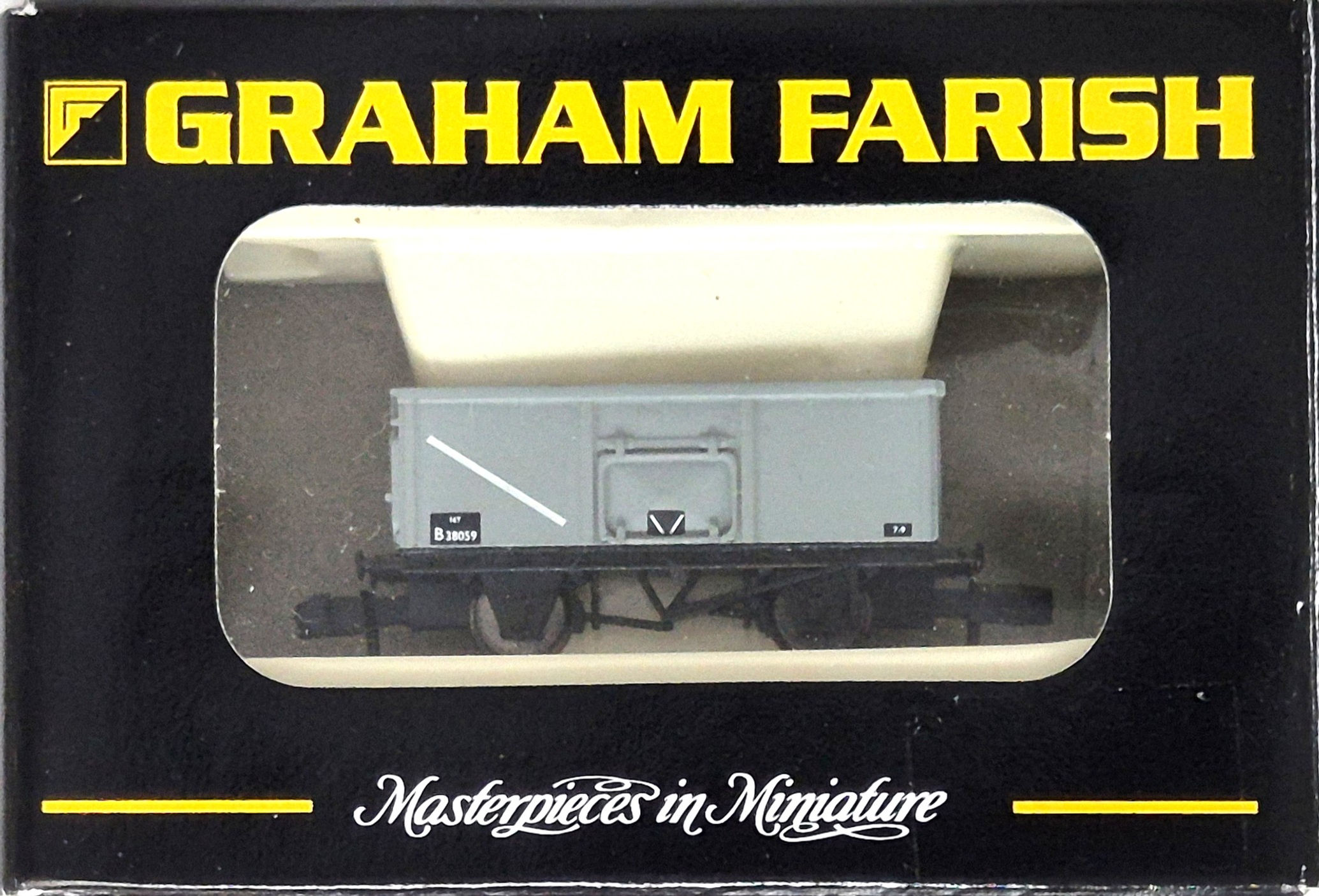 Graham Farish 373-200A 16 Ton Steel Mineral Wagon B38059 in BR Grey Livery