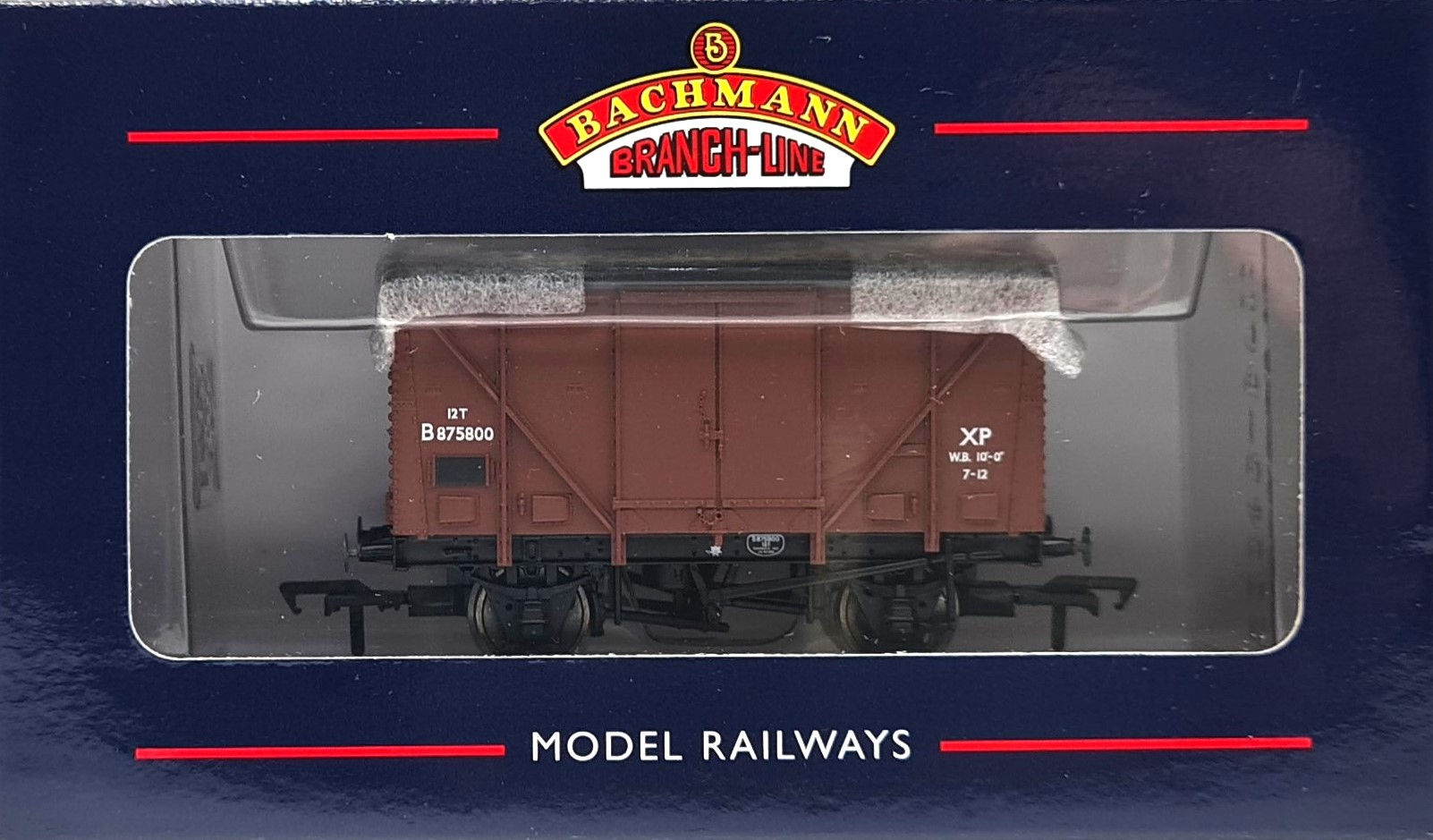 Bachmann 38-180 12 Ton Fruit Van B875800 in Early BR Bauxite Livery