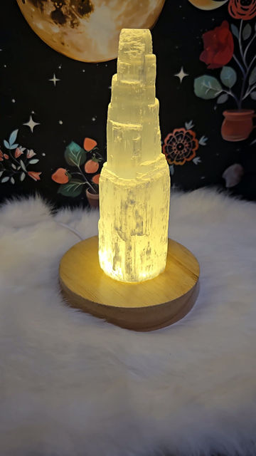 Thumbnail: Selenite Tower