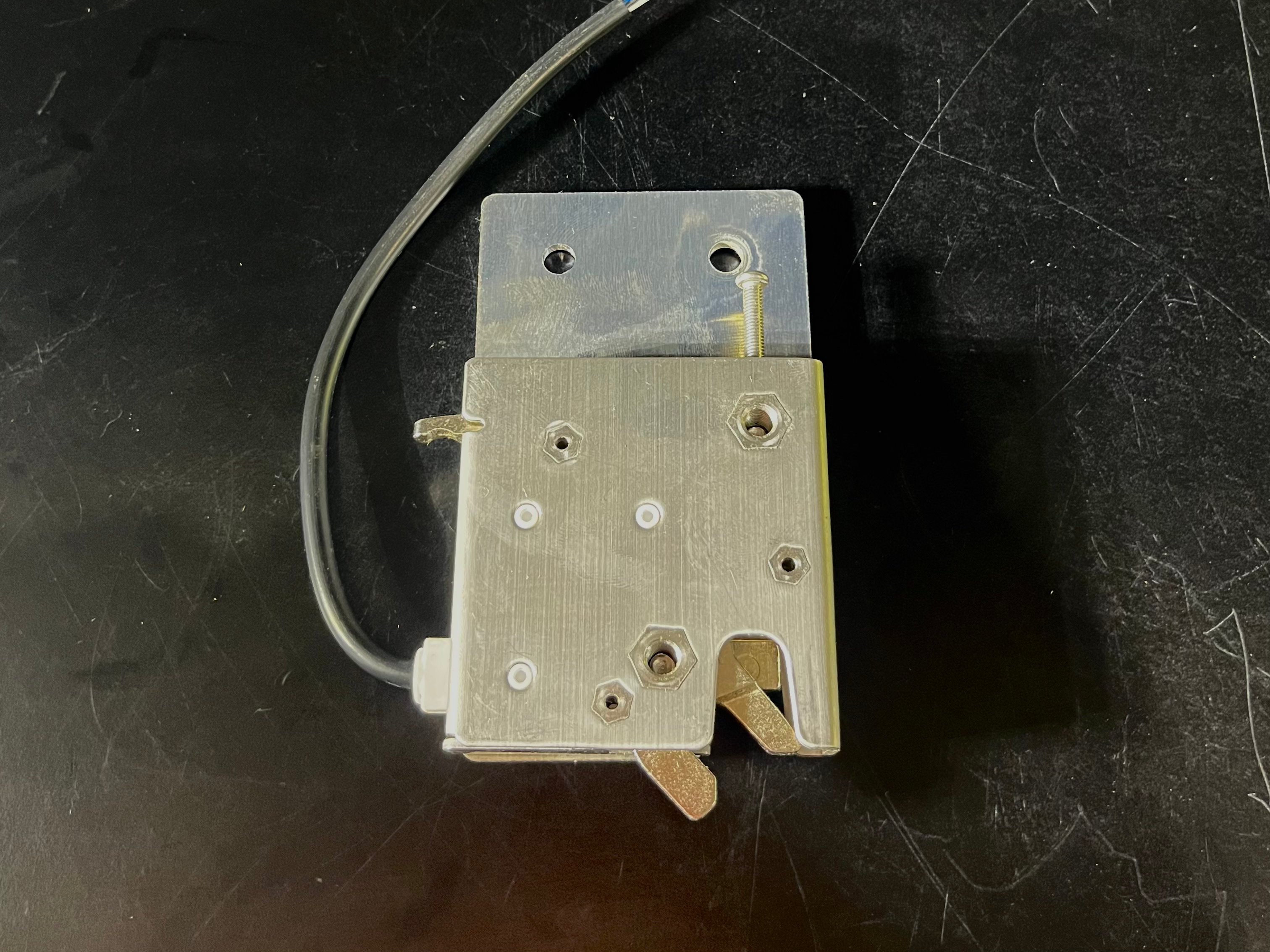 Trap Latch with Bracket