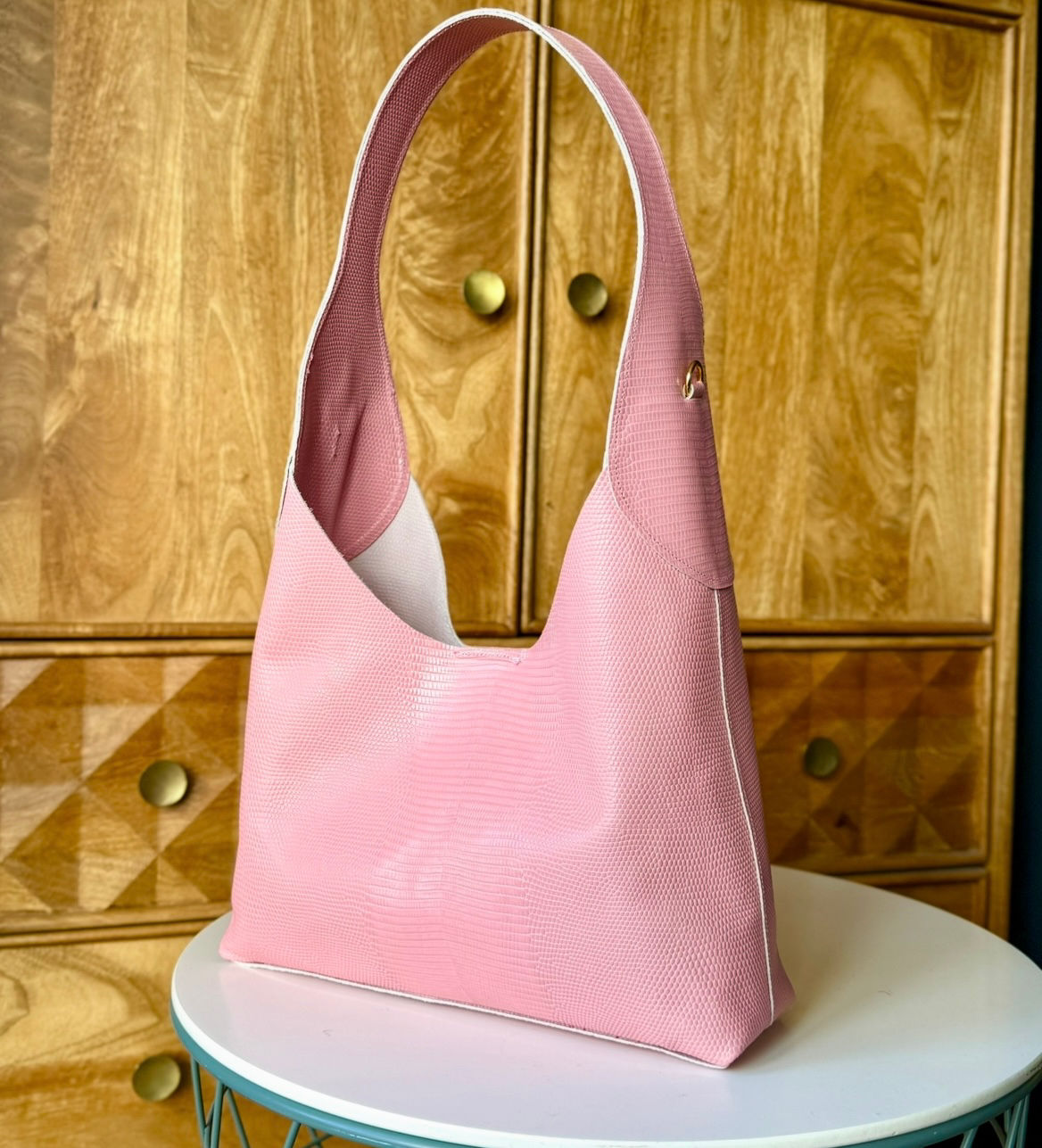 Sella - Pink Reptile 