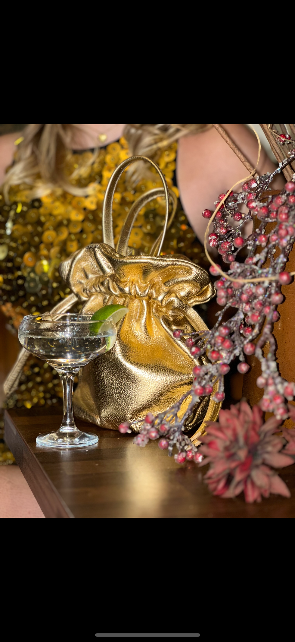 Thumbnail: Cleo - Golden 