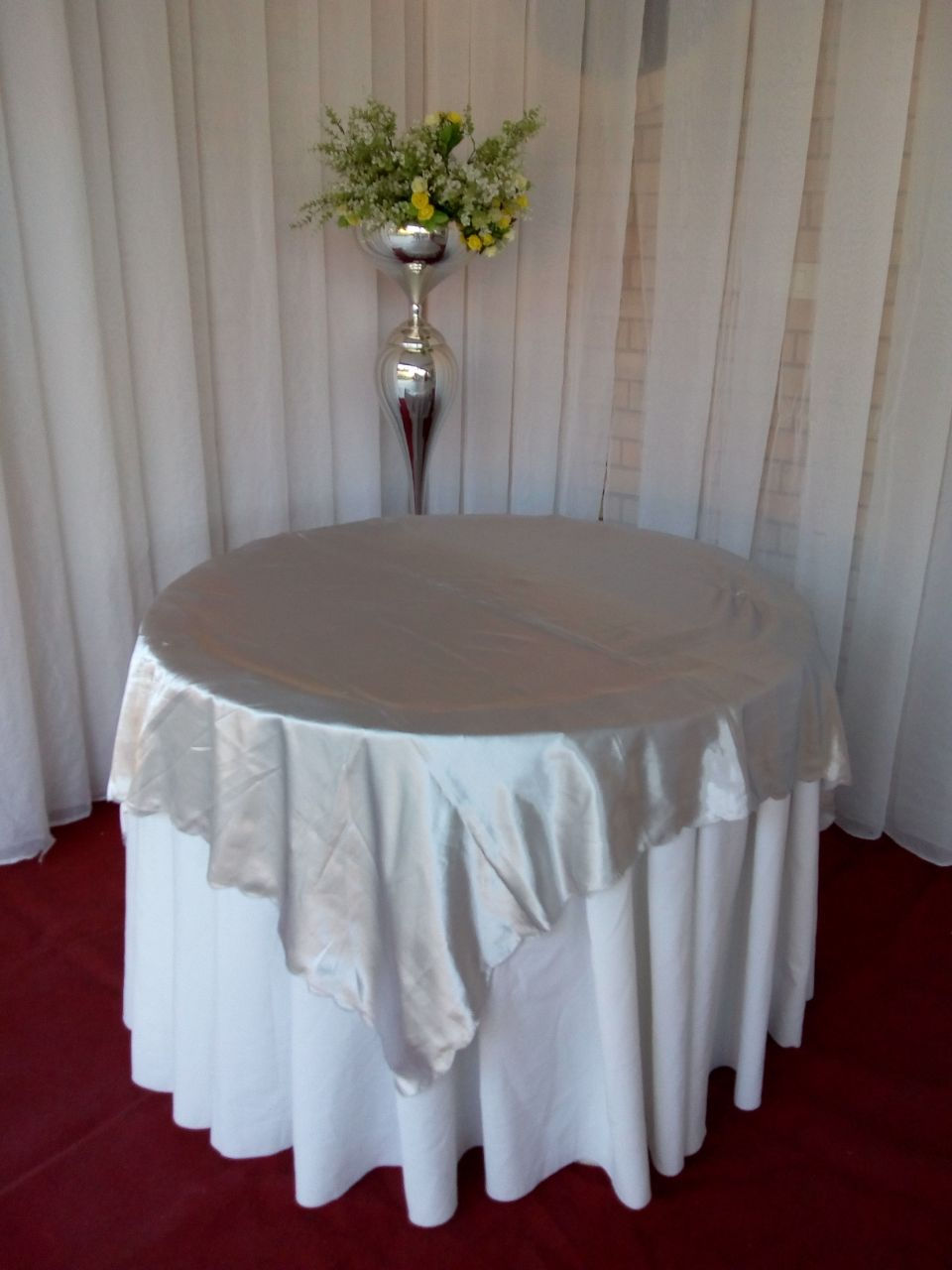 Miniatura: Mesas para festa