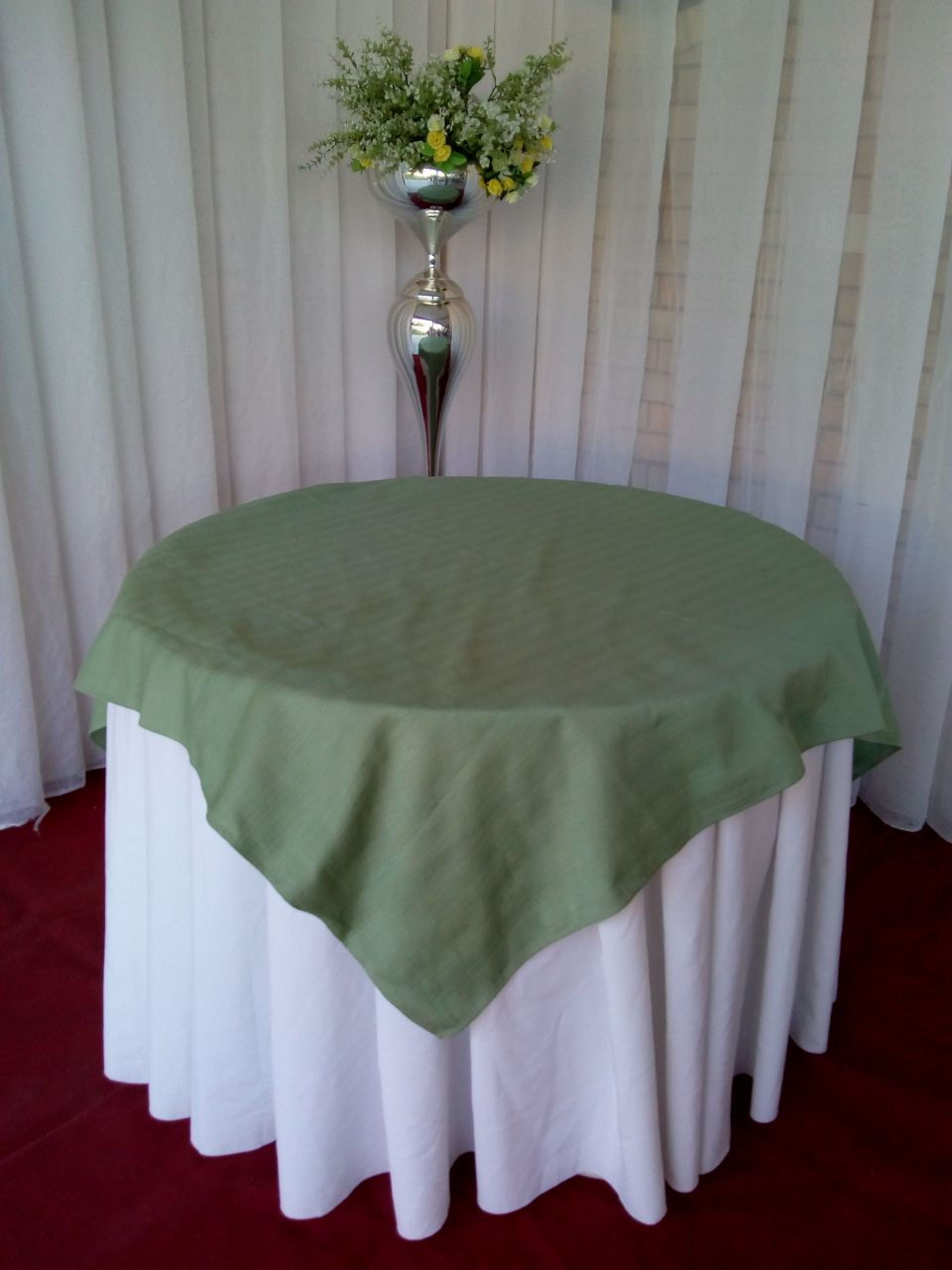 Miniatura: Mesas para festa