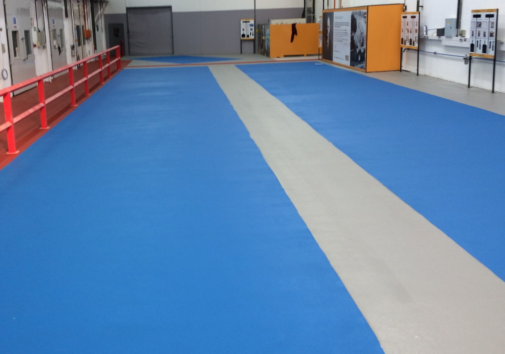 Large blur resin floor