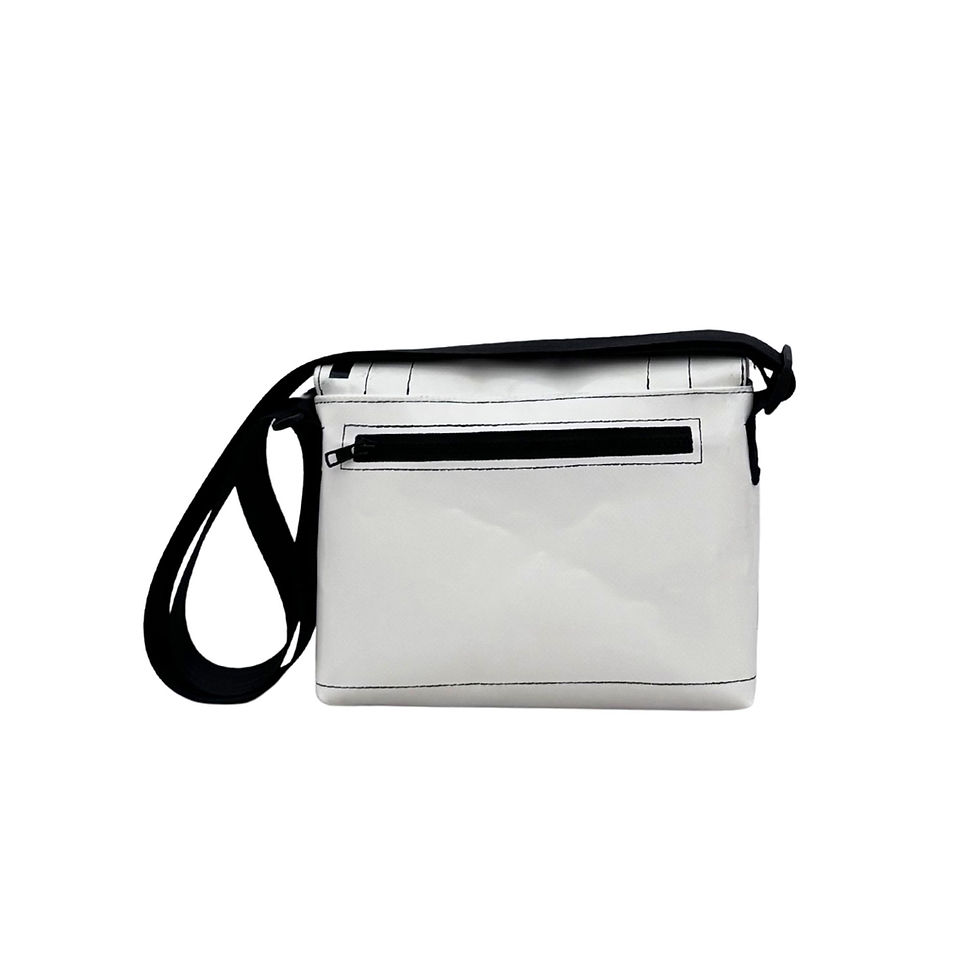 Miniatura: Borsa Messenger Small: Comodità Sostenibile.