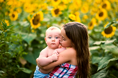 siblings-sunflower-field-portrait-louisville-family-photographer.jpg