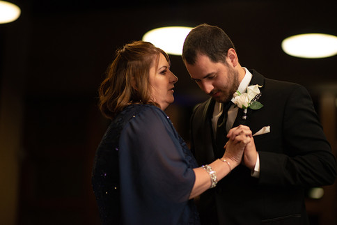 © Stef Elizabeth Photo - Wedding Photographer Serving Louisville, Lexington and Cincinnati