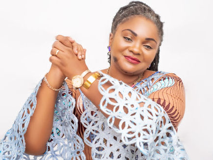 Journée internationale de la jeune fille : Julie Tshibola interpelle la jeune fille congolaise