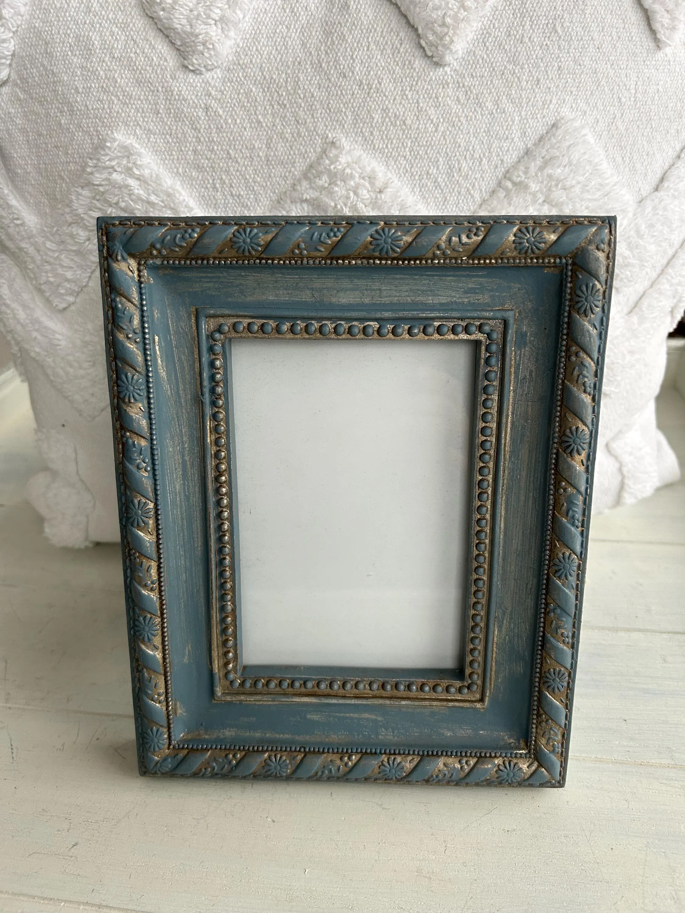 Shabby Chic Blue Painted Photo Frame: Upcycled Farmhouse Decor 4x6