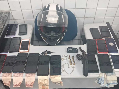 Polícia recupera celulares roubados na área central do Recife; vítima rastreava um dos aparelhos