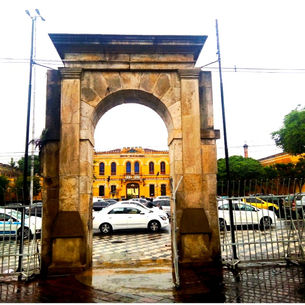 Contra o arbítrio e a violência: o portal do Presídio Tiradentes