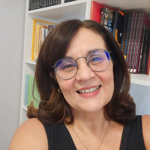 A biblioteca de... Silvia Maria Fávero Arend