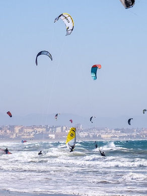 Kitesurfs dans la baie d'Essaouira
